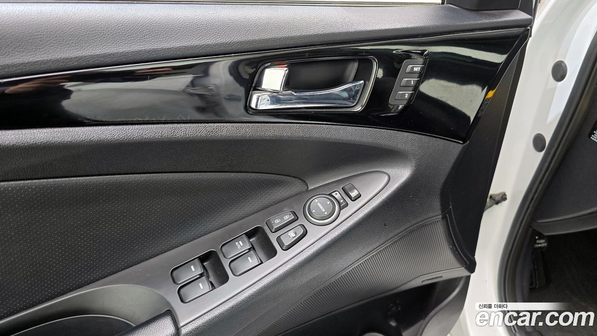 Hyundai Sonata 2011