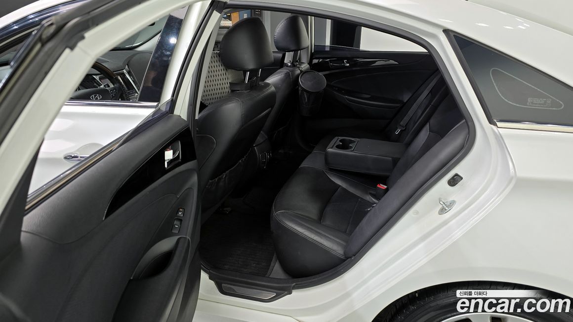 Hyundai Sonata 2011