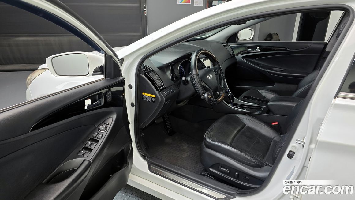 Hyundai Sonata 2011