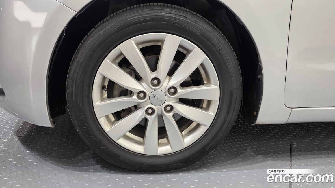 Kia K3 2013
