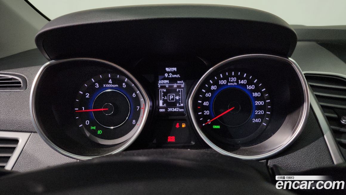 Hyundai AVANTE 2016