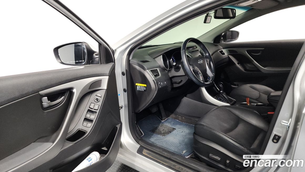 Hyundai AVANTE 2016