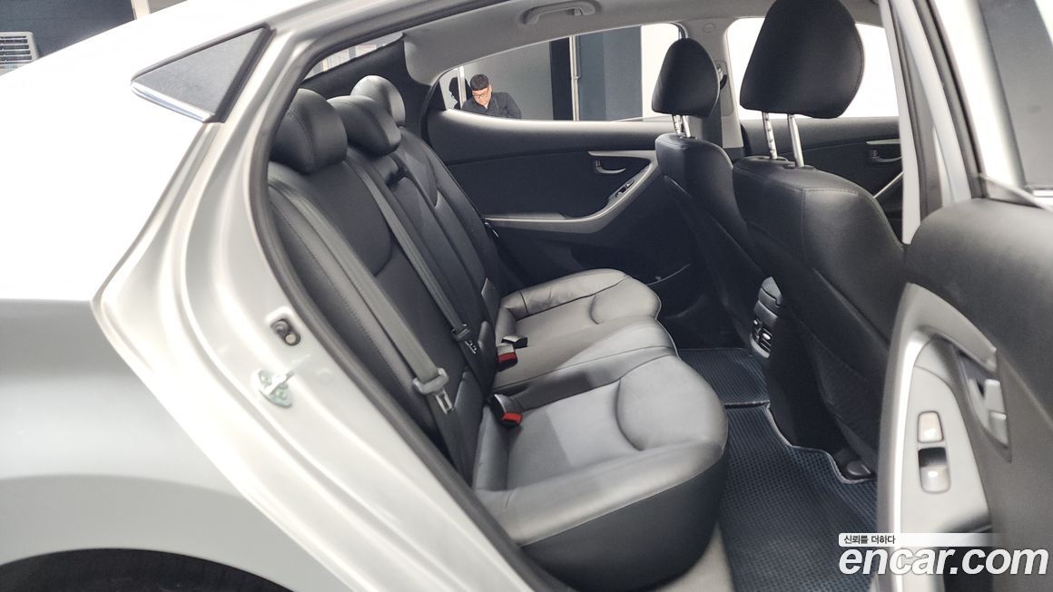 Hyundai AVANTE 2016