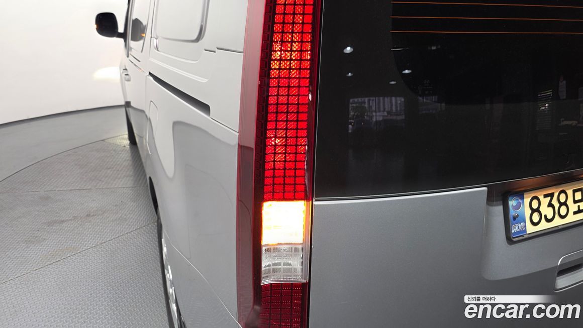 Hyundai Staria 2022