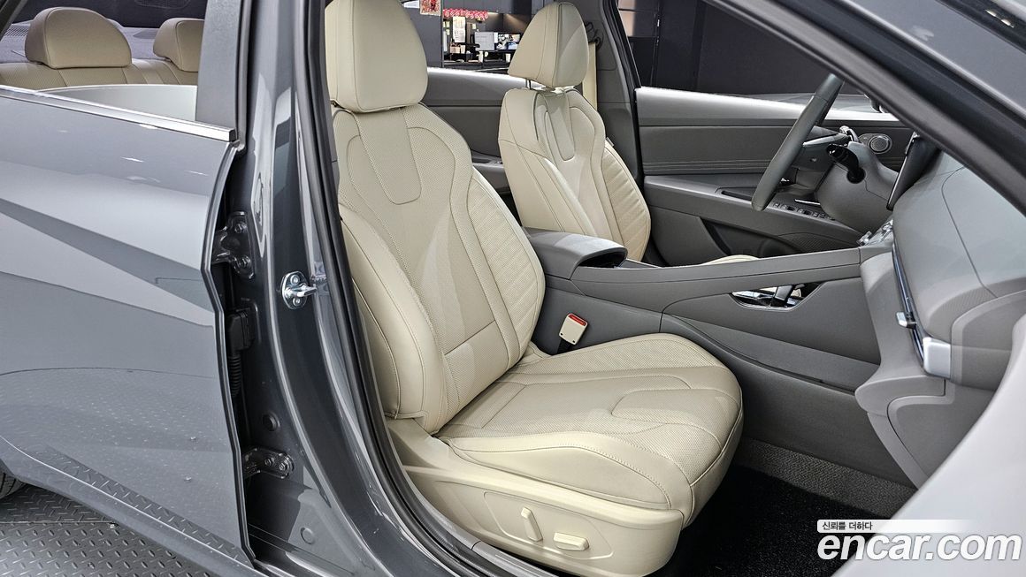 Hyundai AVANTE 2025