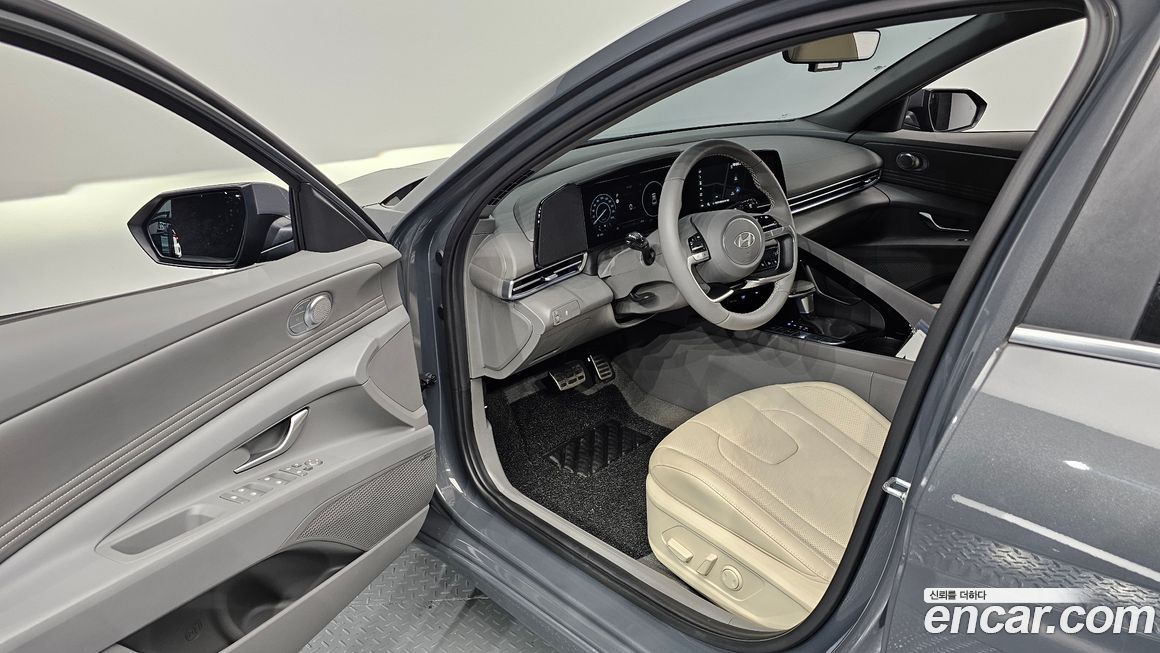 Hyundai AVANTE 2025