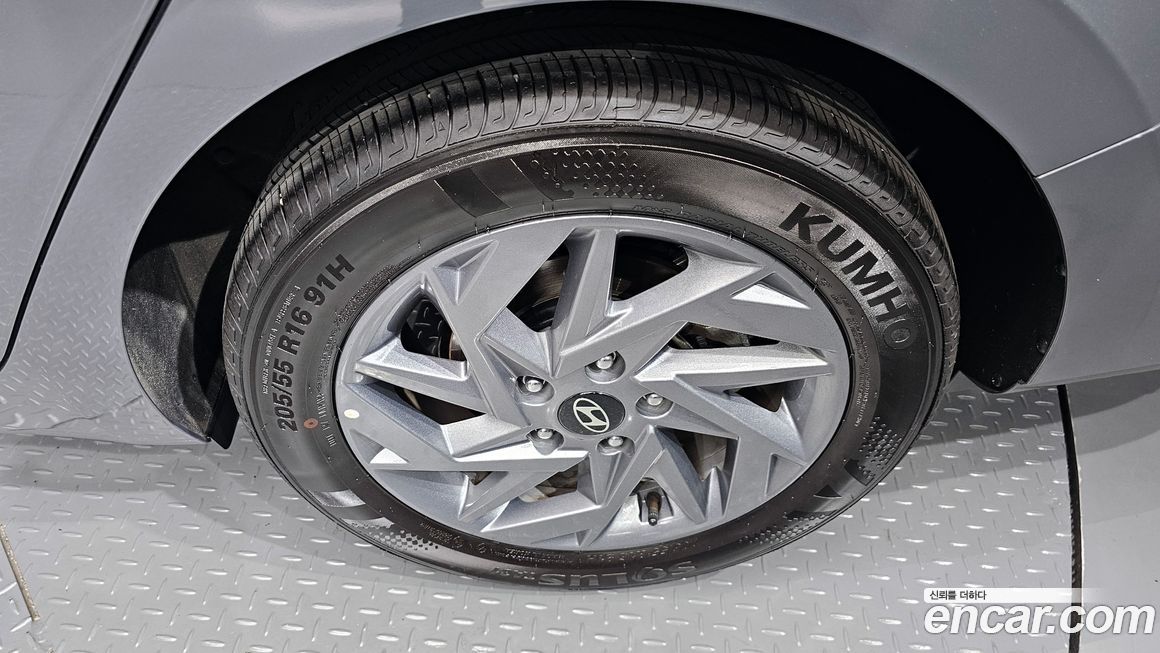 Hyundai AVANTE 2025