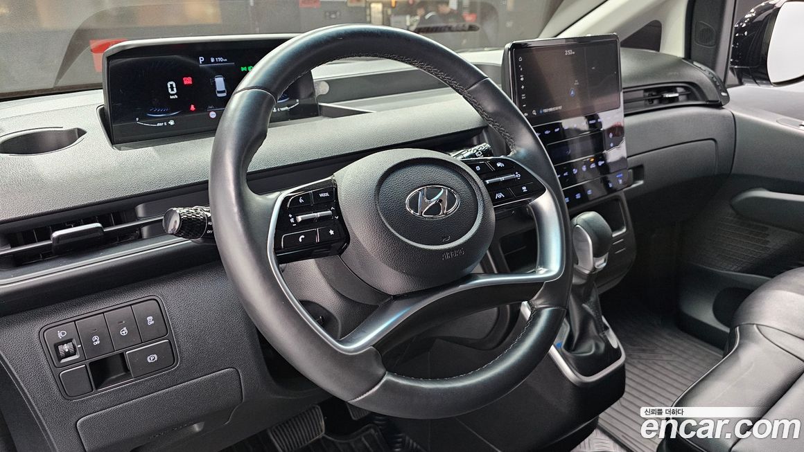 Hyundai Staria 2023