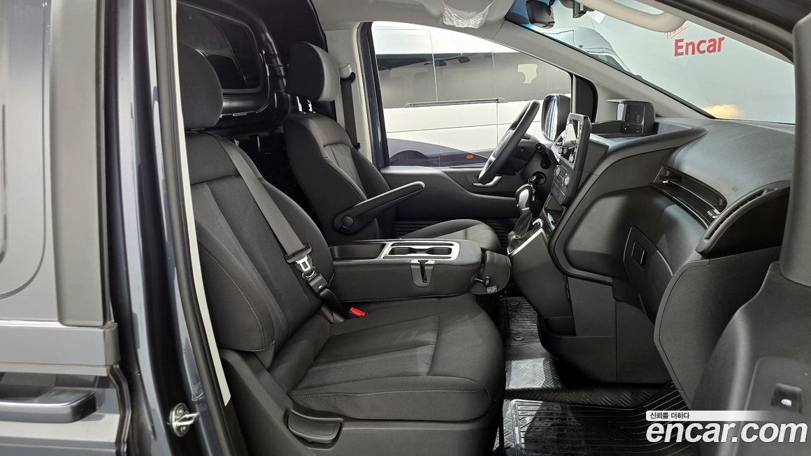 Hyundai Staria 2023