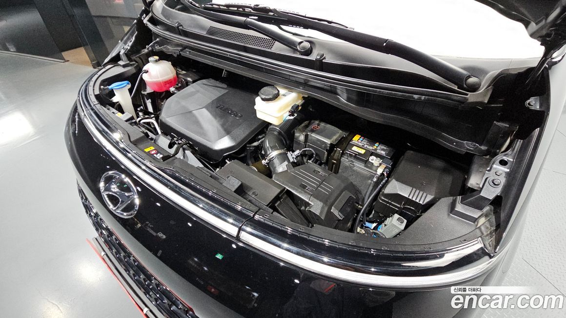 Hyundai Staria 2023