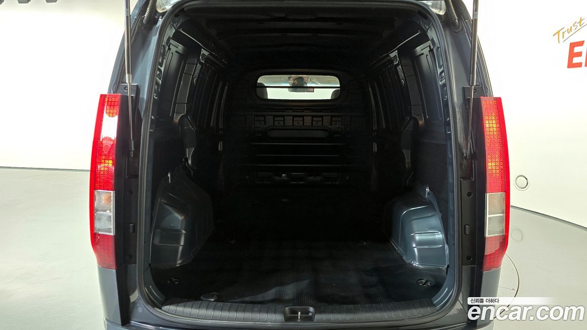 Hyundai Staria 2023