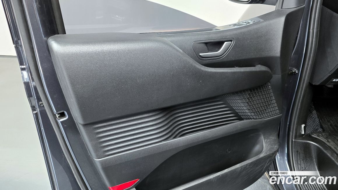 Hyundai Staria 2023