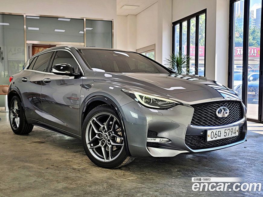 Infiniti Q30 2017