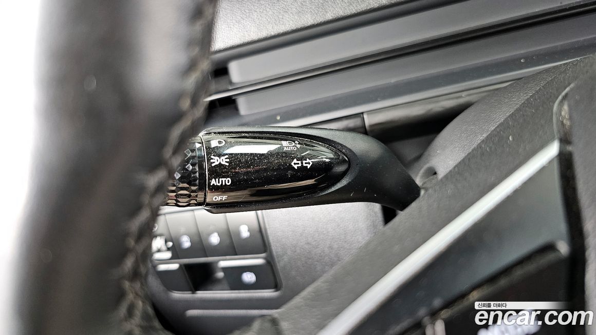 Hyundai Staria 2025