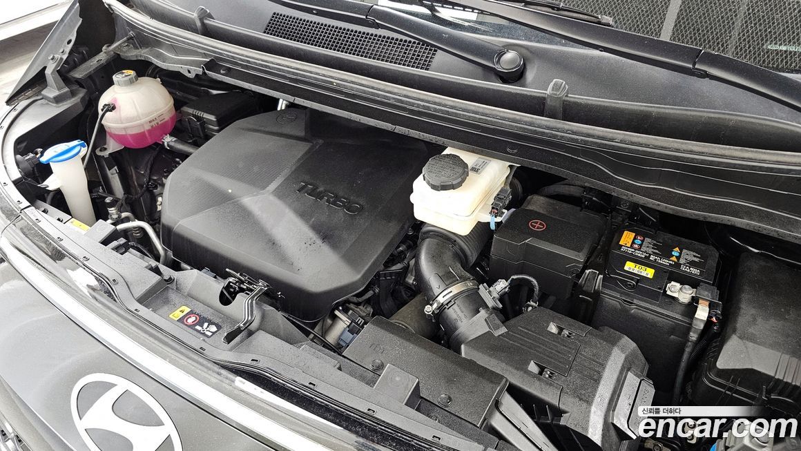 Hyundai Staria 2025