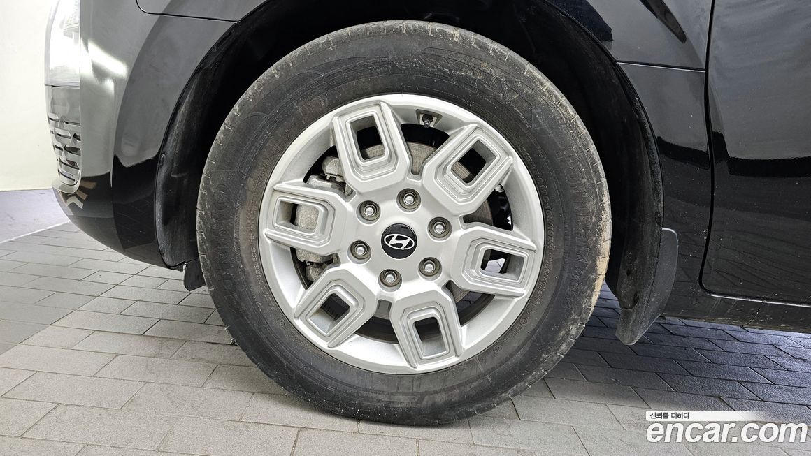 Hyundai Staria 2025