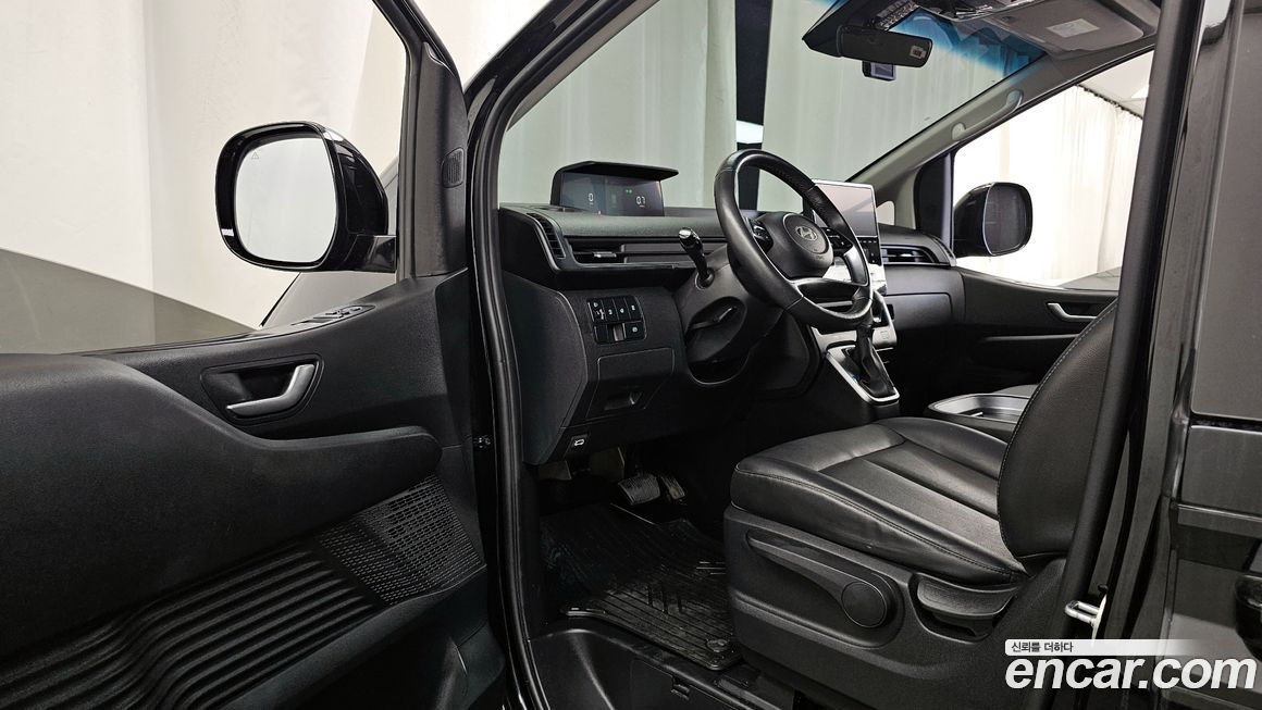 Hyundai Staria 2025