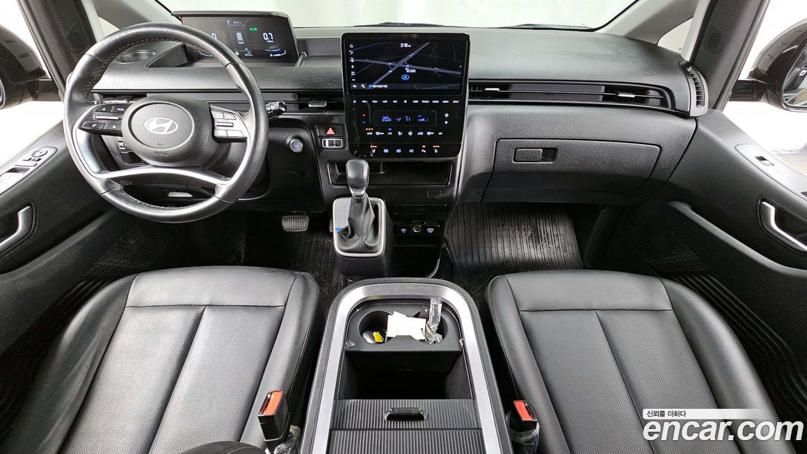 Hyundai Staria 2025