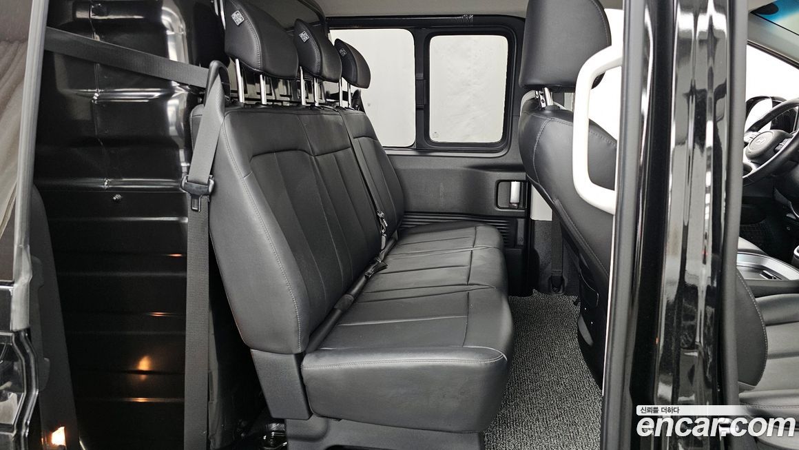 Hyundai Staria 2025