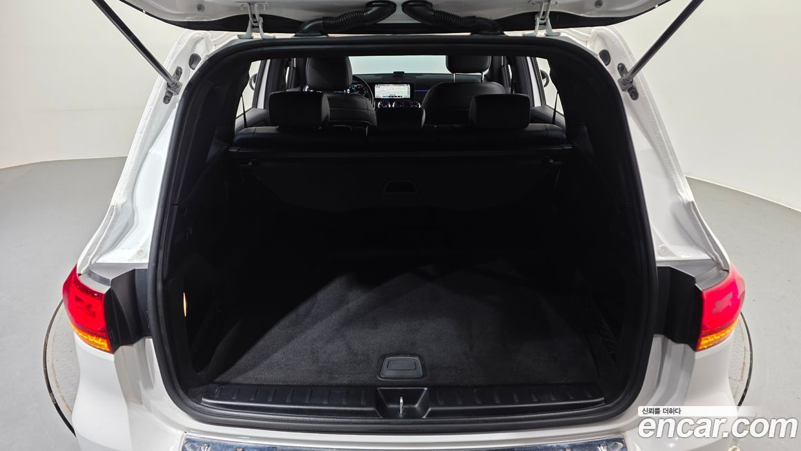 Mercedes-Benz GLB-Class 2020