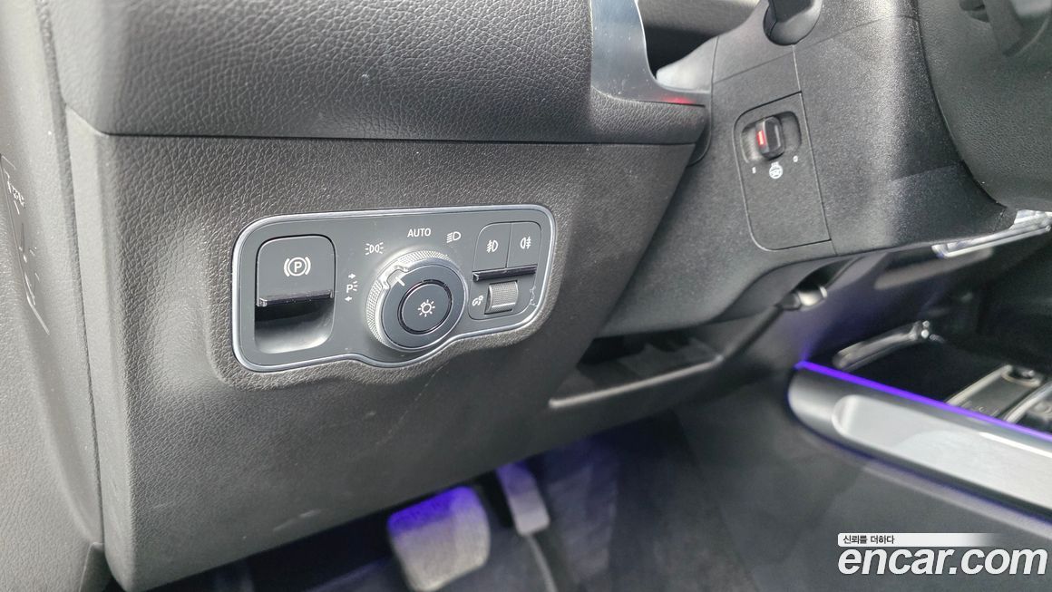 Mercedes-Benz GLB-Class 2020