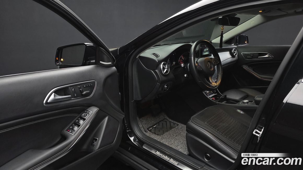 Mercedes-Benz GLA-Class 2017
