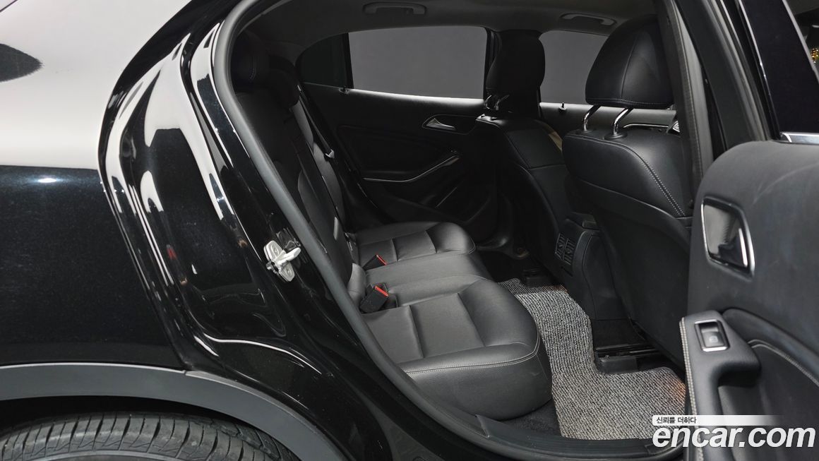 Mercedes-Benz GLA-Class 2017