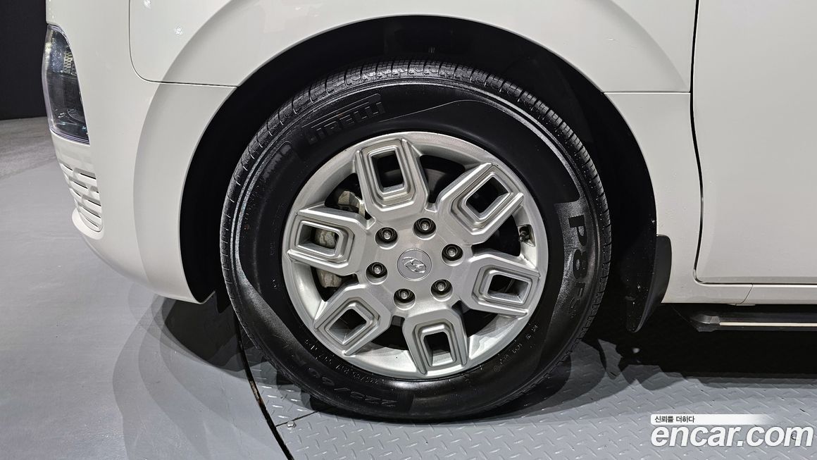 Hyundai Staria 2023