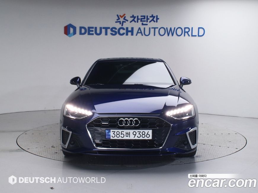 Audi A4 2023