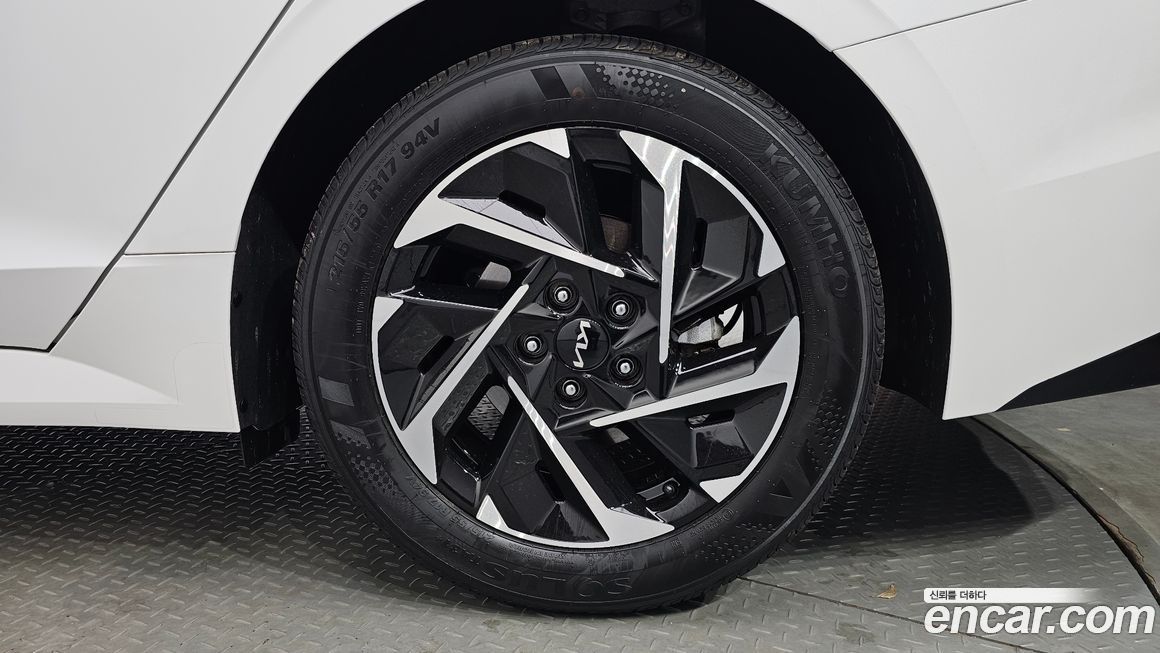 Kia K5 2025