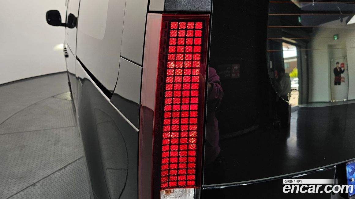 Hyundai Staria 2025