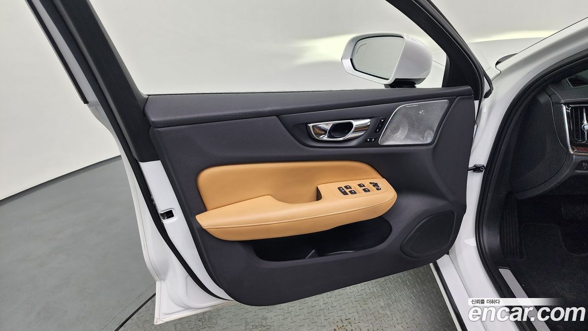 Volvo S60 2022