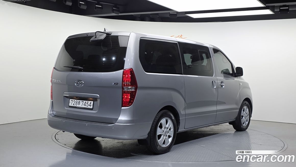 Hyundai Starex 2019
