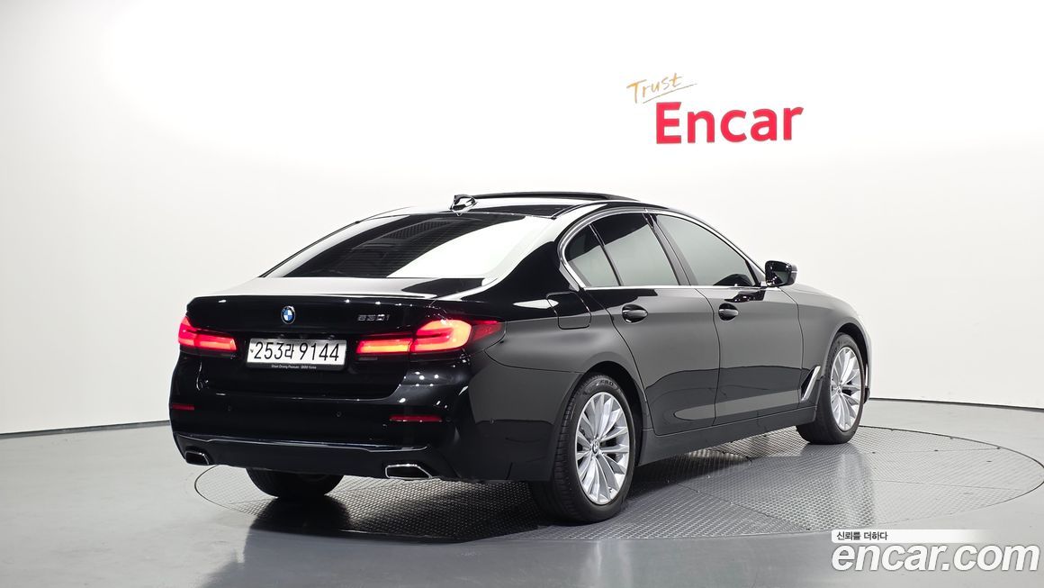 BMW 5-Series 2022