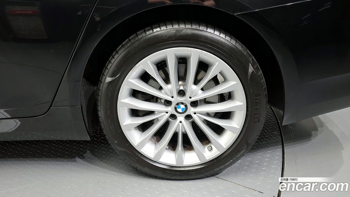 BMW 5-Series 2022