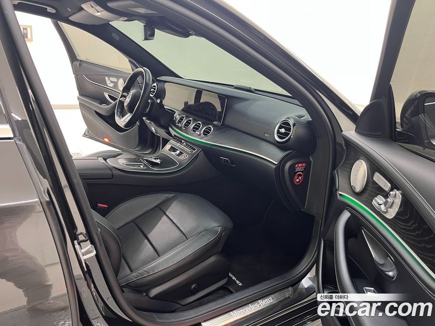 Mercedes-Benz E-Class 2022