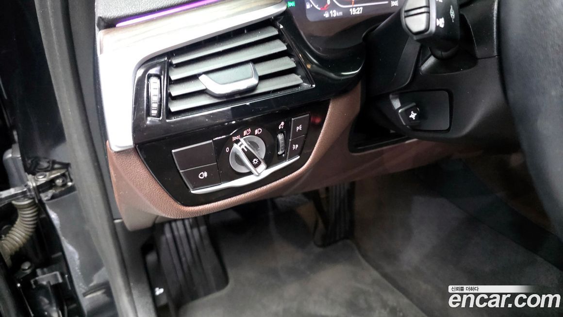 BMW 5-Series 2022