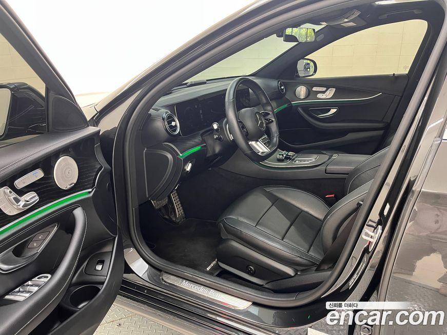 Mercedes-Benz E-Class 2022