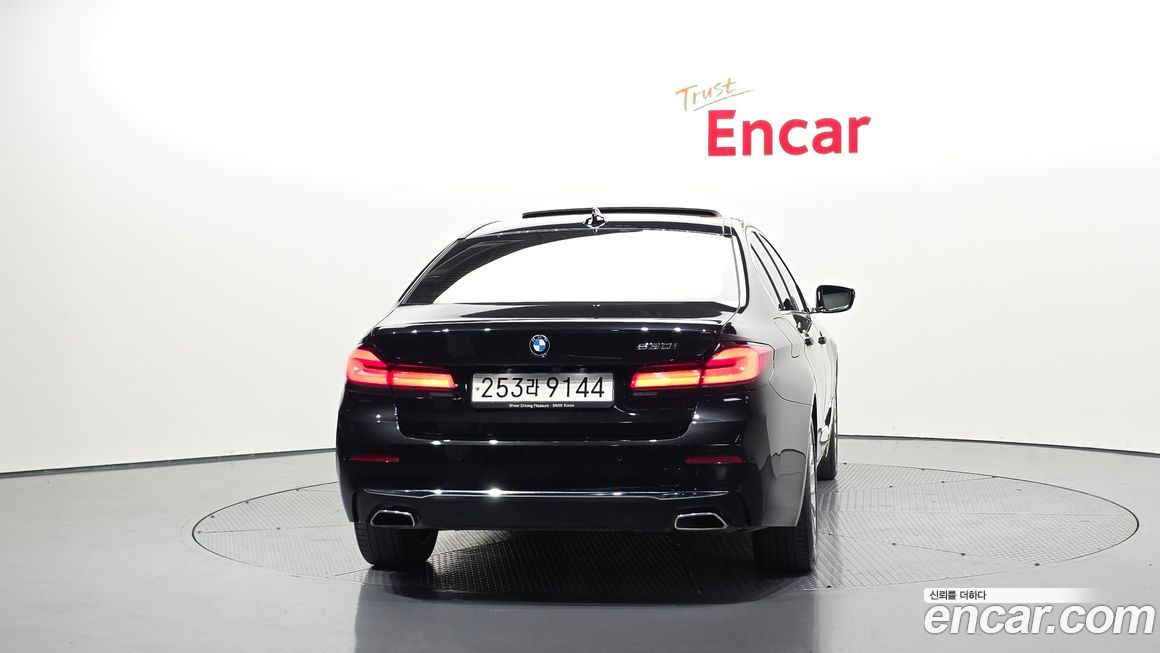 BMW 5-Series 2022