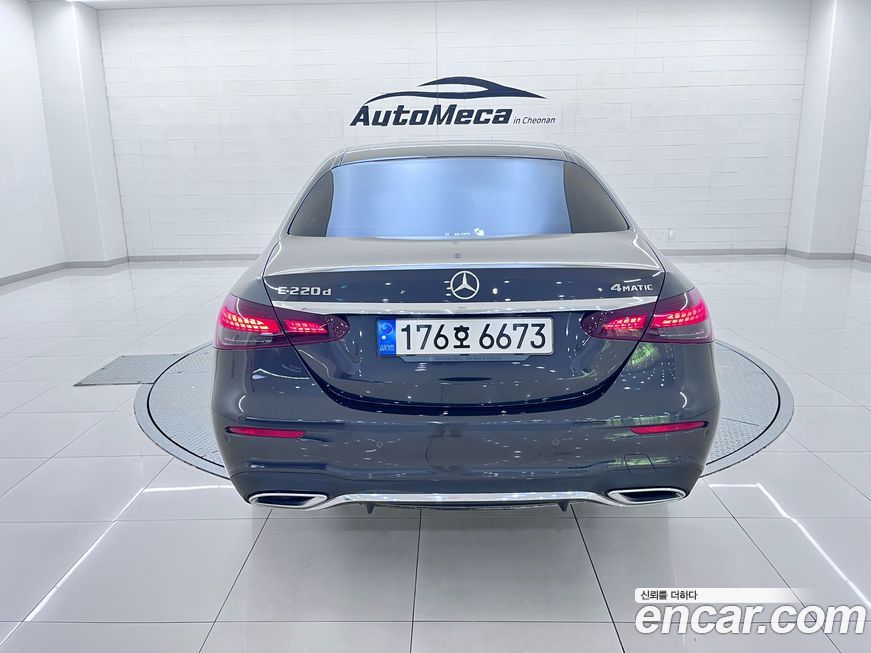 Mercedes-Benz E-Class 2022