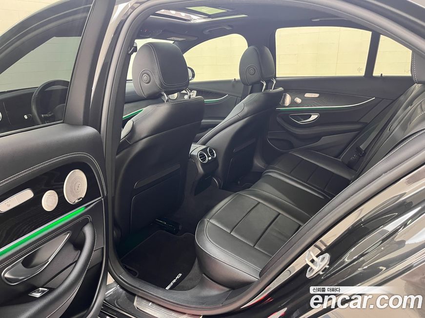 Mercedes-Benz E-Class 2022