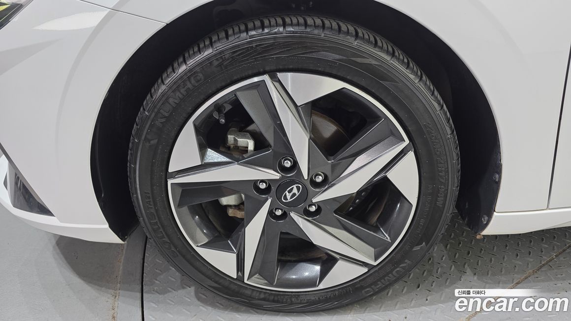 Hyundai AVANTE 2021