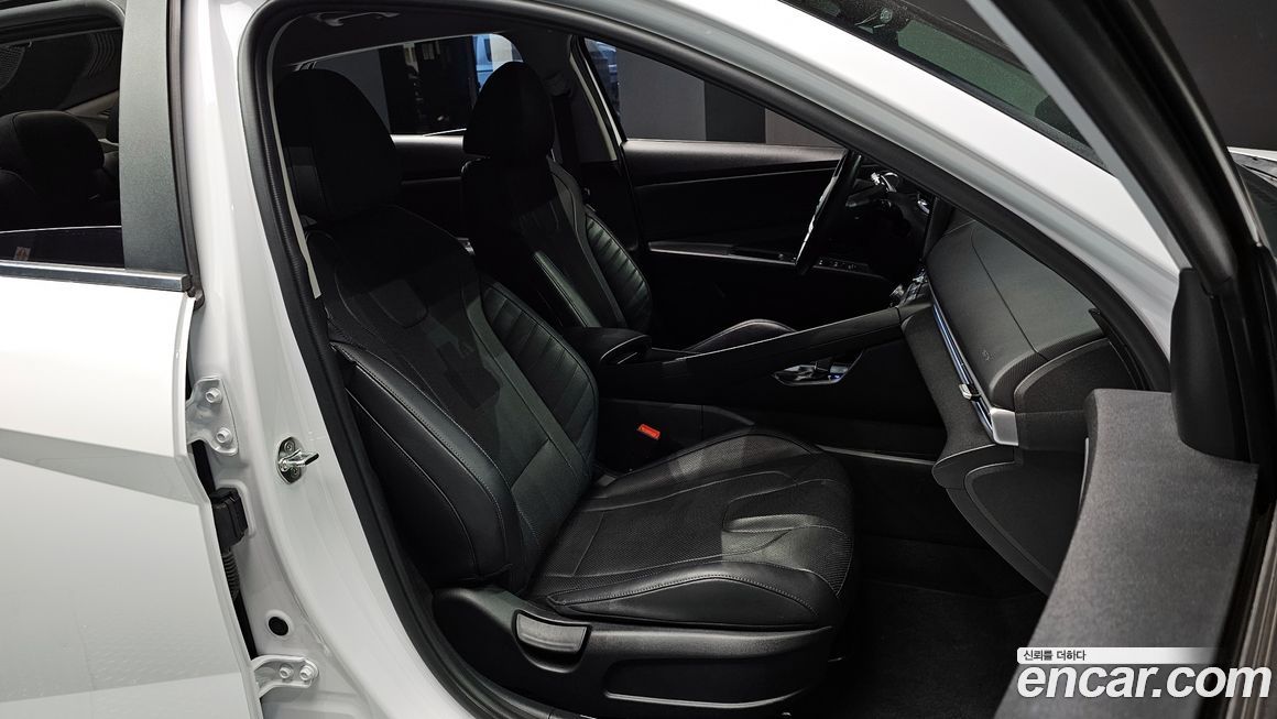 Hyundai AVANTE 2021