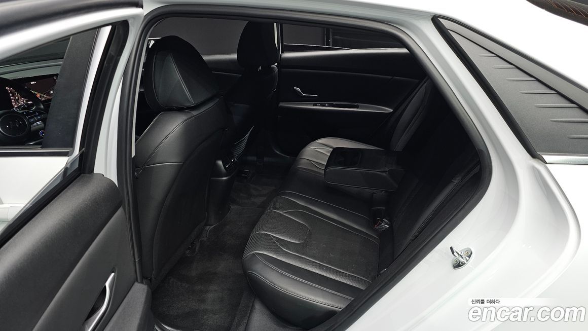 Hyundai AVANTE 2021