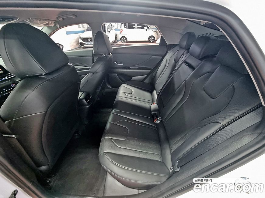 Hyundai AVANTE 2021