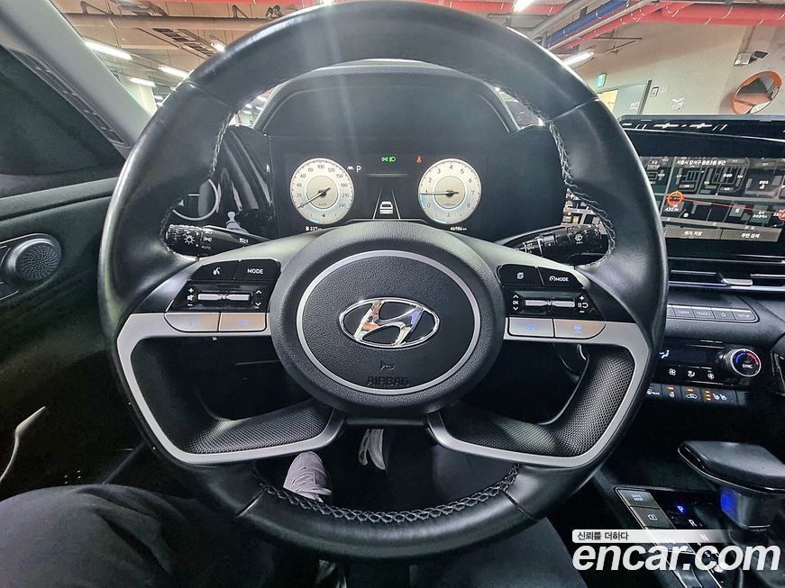 Hyundai AVANTE 2021