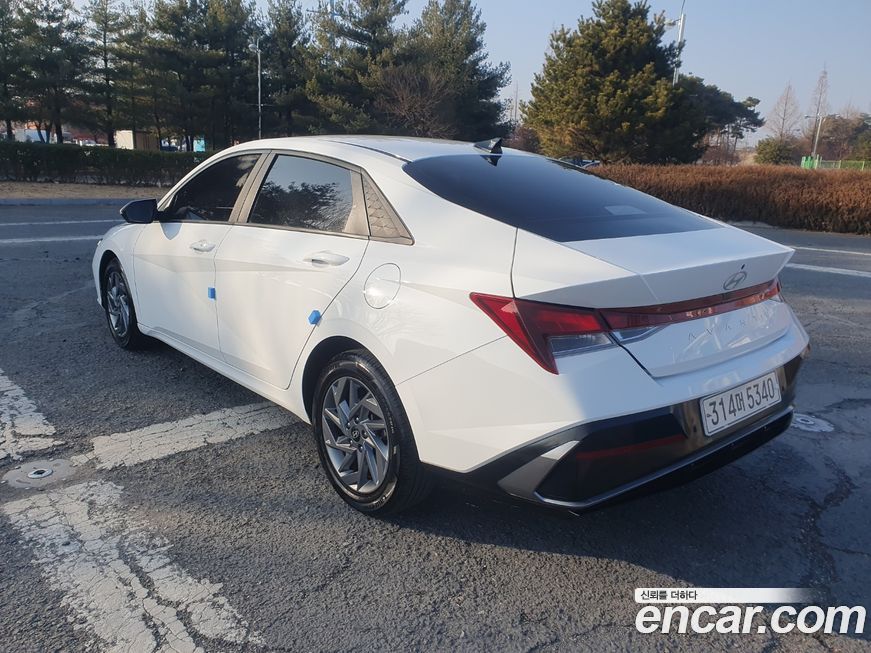 Hyundai AVANTE 2024