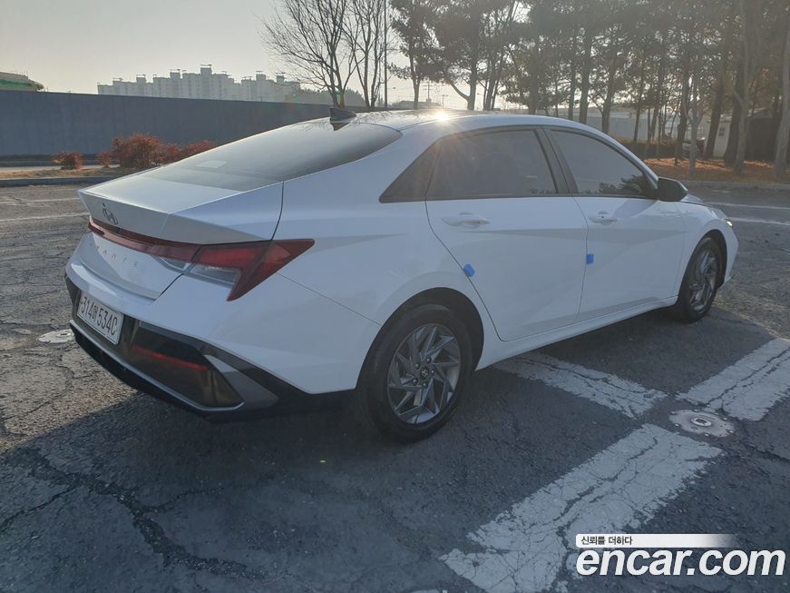 Hyundai AVANTE 2024