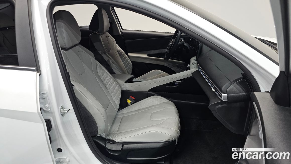 Hyundai AVANTE 2021