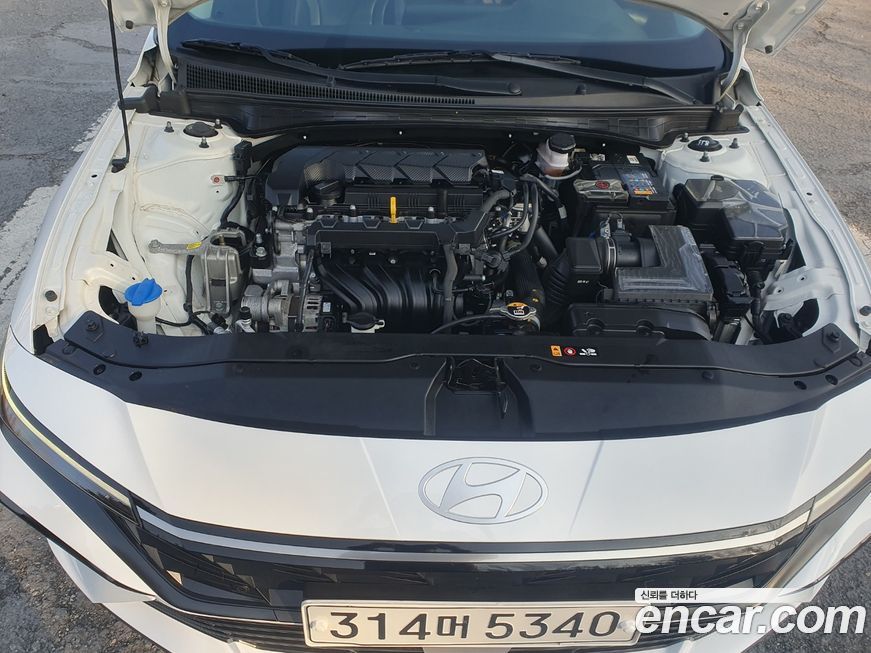 Hyundai AVANTE 2024